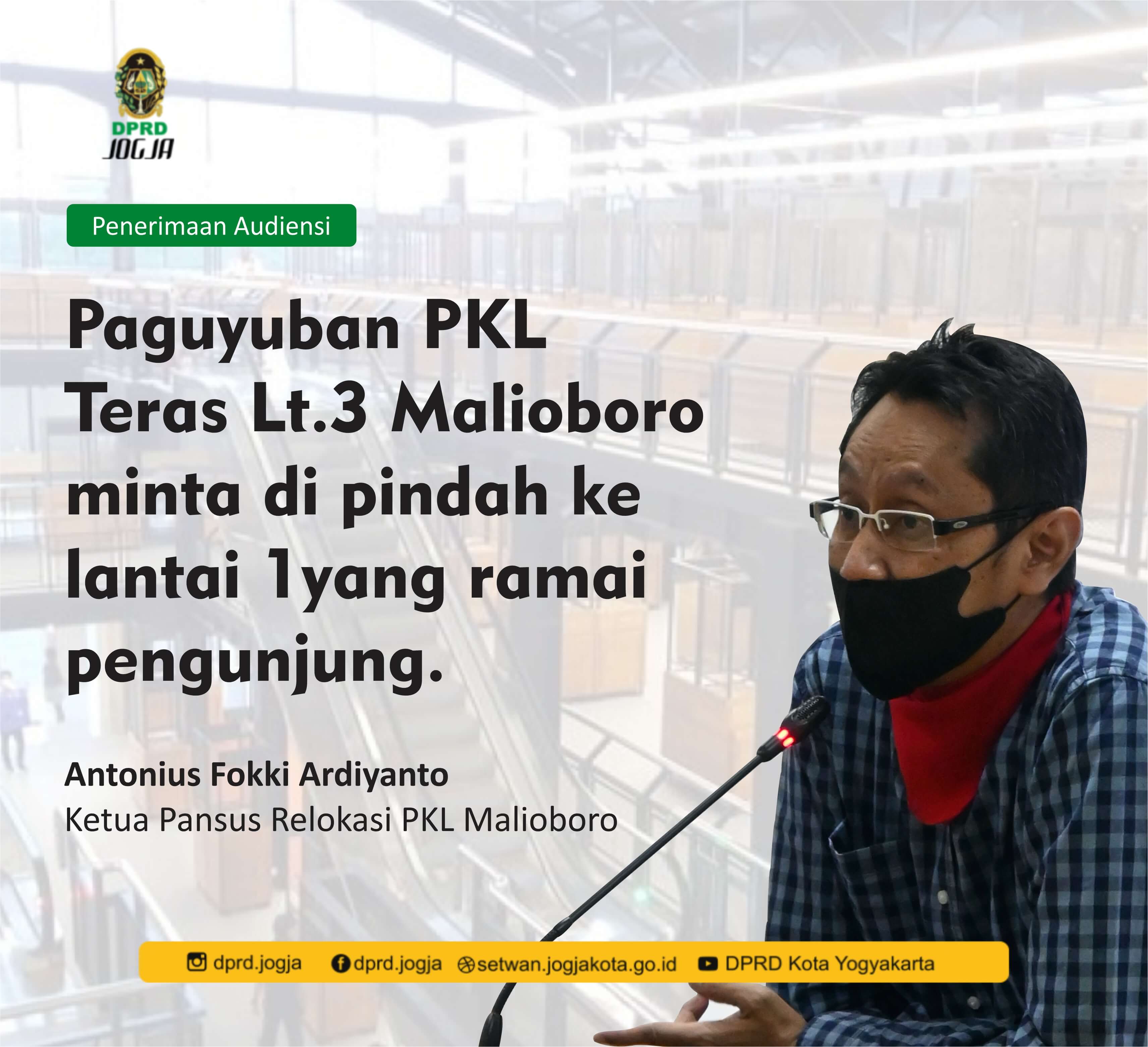 Paguyuban PKL Teras Lt 3 Malioboro minta di pindah ke lantai 1 yang ramai pengunjung.