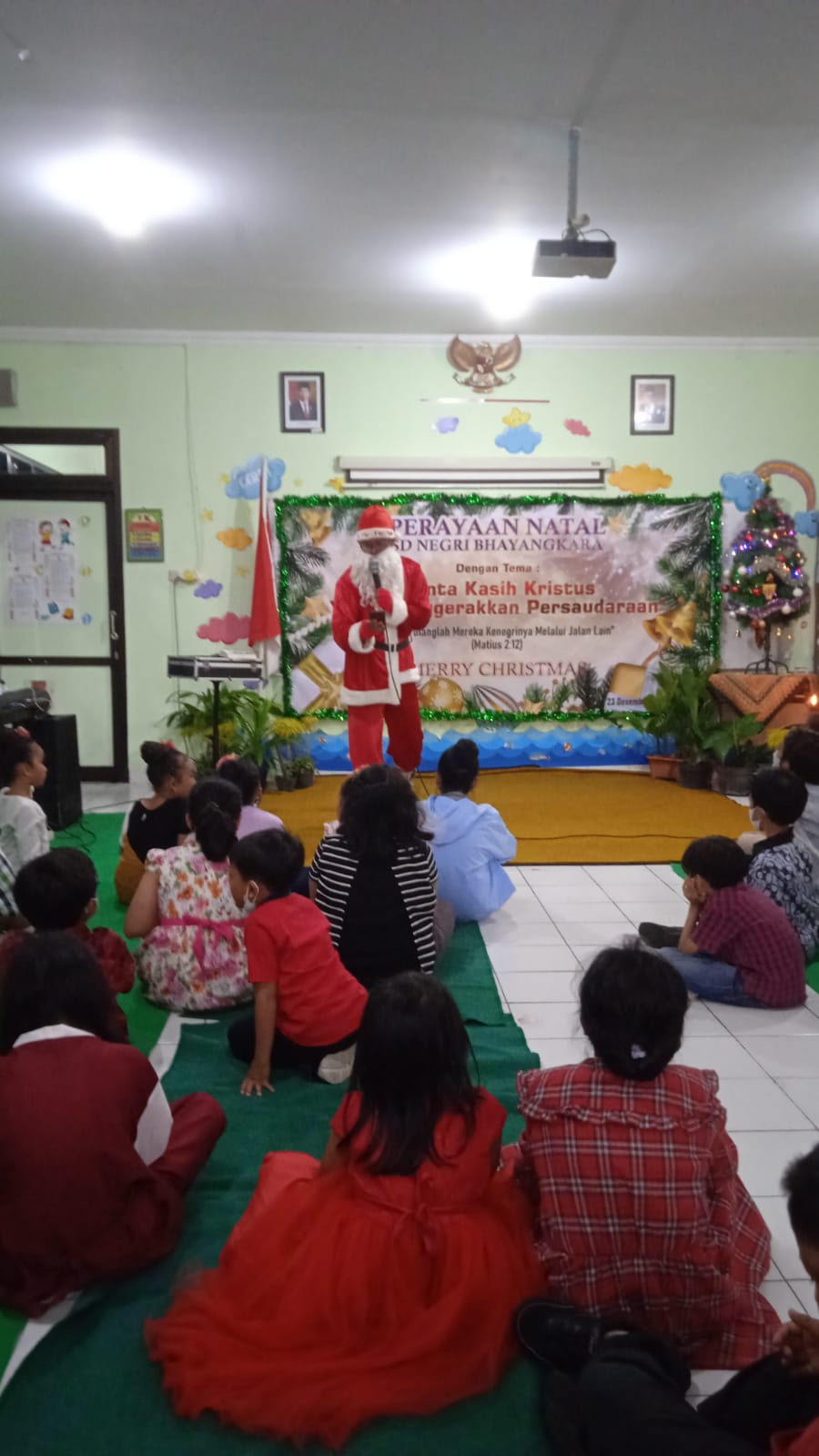 Anggota DPRD Kota Jogja (Fokki) Membersamai Perayaan Natal Di SDN Bhayangkara Kemantren Gondokusuman