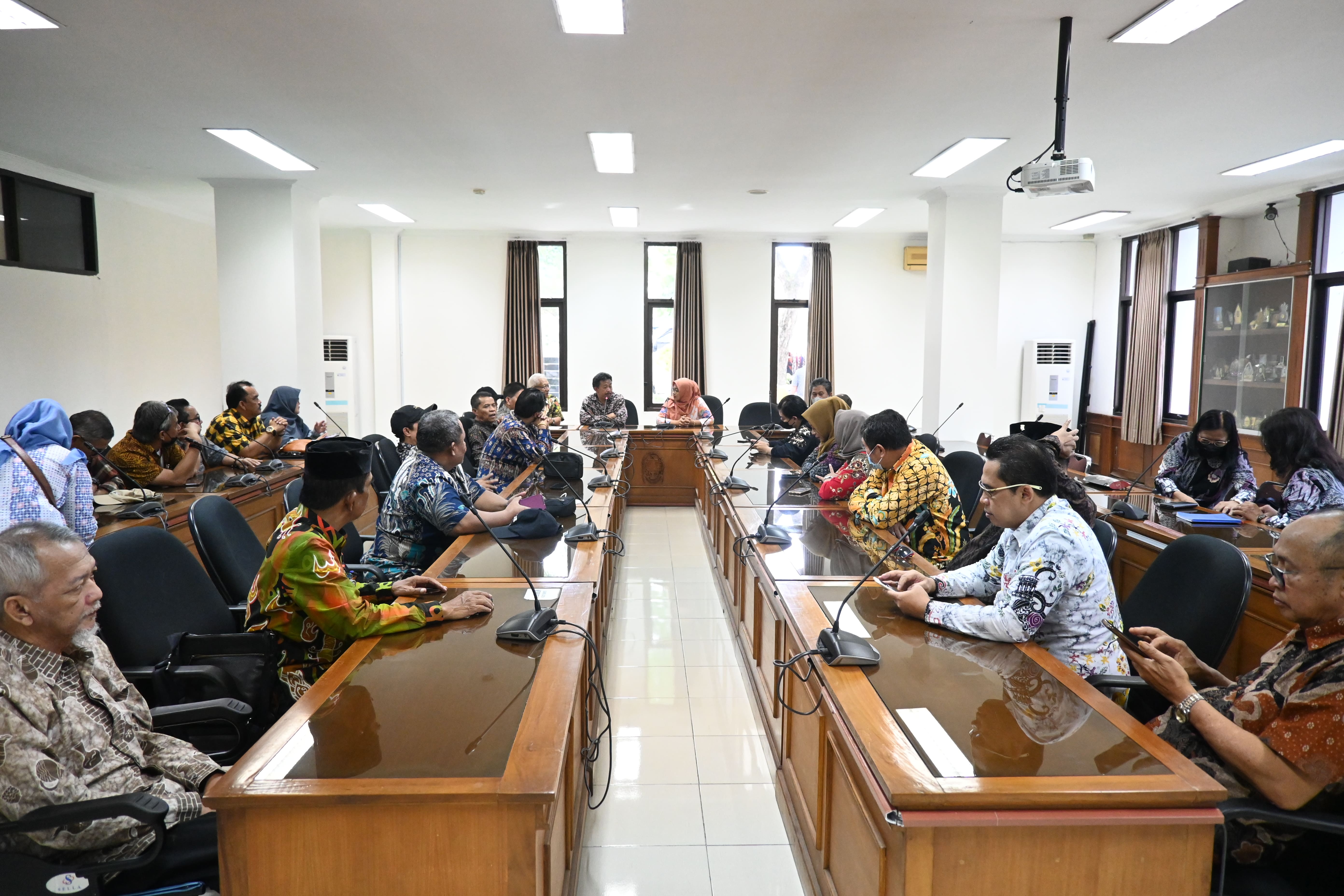 Sekretaris DPRD Kota Yogyakarta Menerima Kunjungan Bandung Komisi I II III dan Kabupaten Magelang