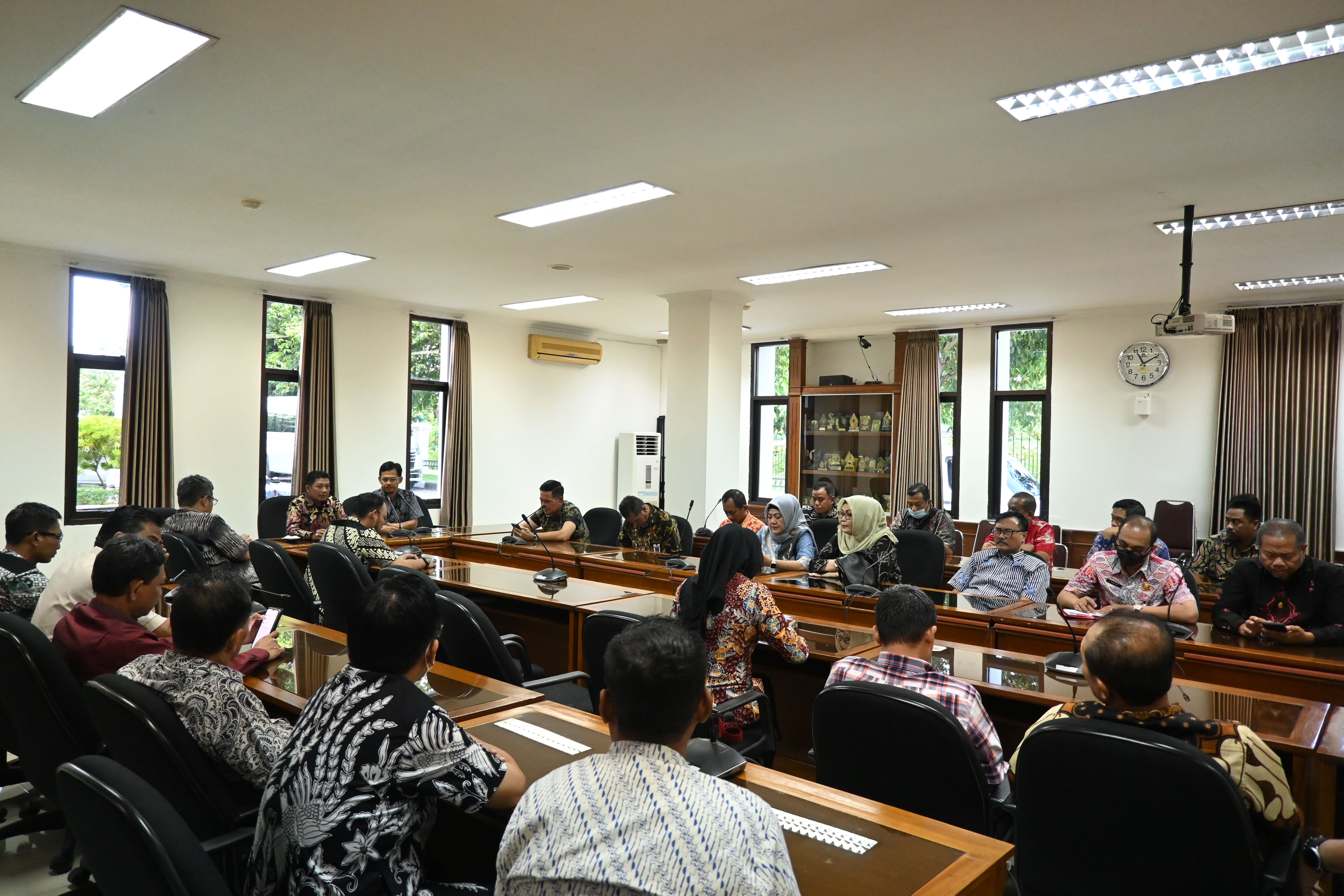 Penerimaan Tamu: Sekretariat DPRD Kota Yogyakarta Menerima Kunjungan Pansus LKPJ DPRD Kab. Semarang pada 6 April 2023