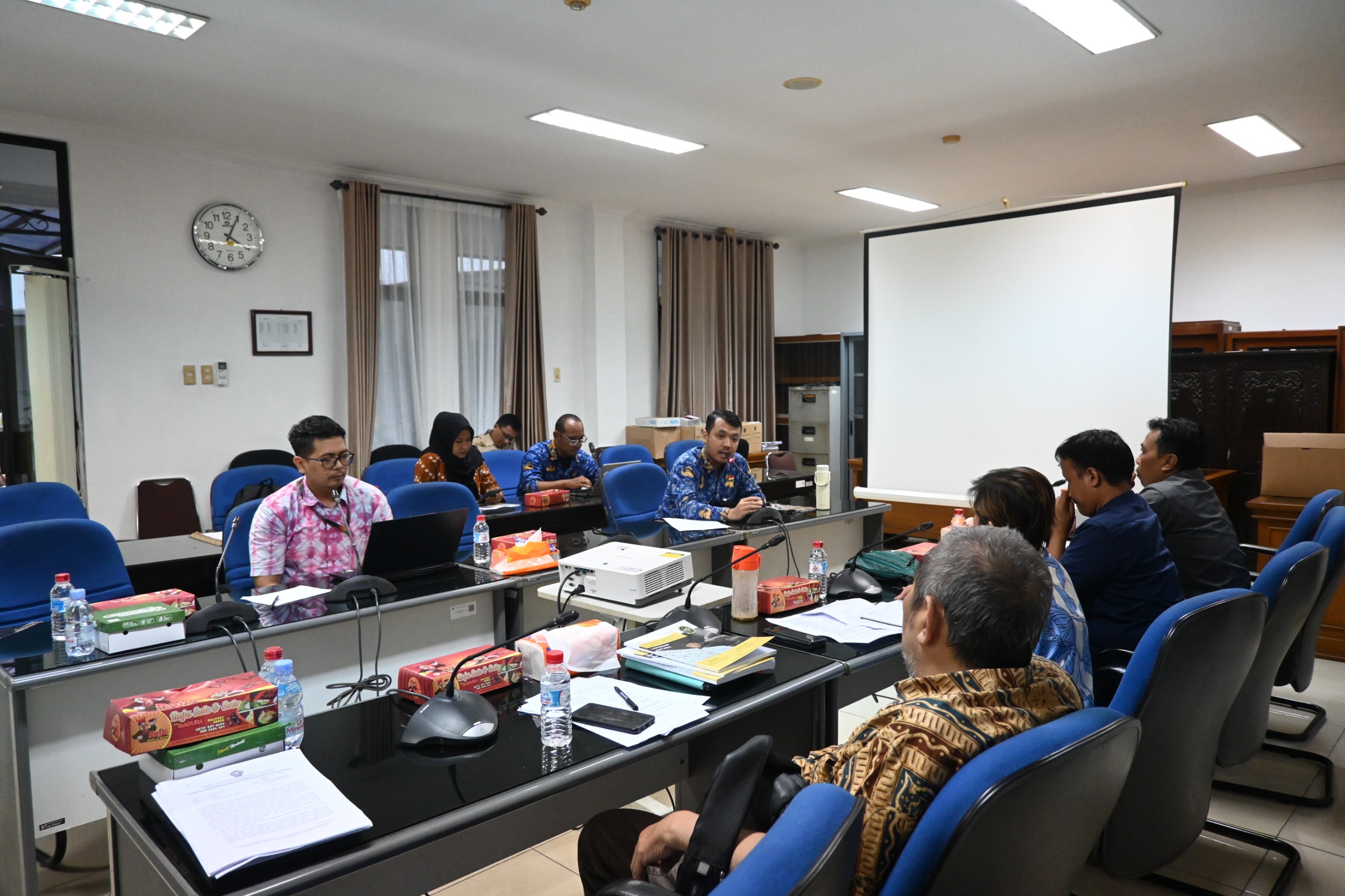 Sekretariat DPRD Kota Yogyakarta Pastikan Kelancaran Rapat Internal Perubahan Propemperda 2024 dan Kesiapan Propemperda 2025